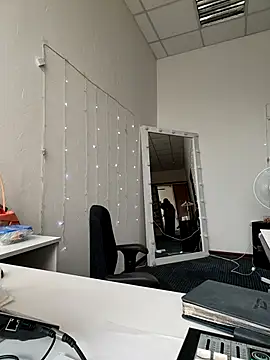 Juicy PeachLux online show from September 10, 5:40 am