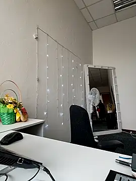 Juicy PeachLux online show from October 2, 7:48 am