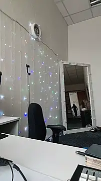 Juicy PeachLux online show from February 16, 9:49 am