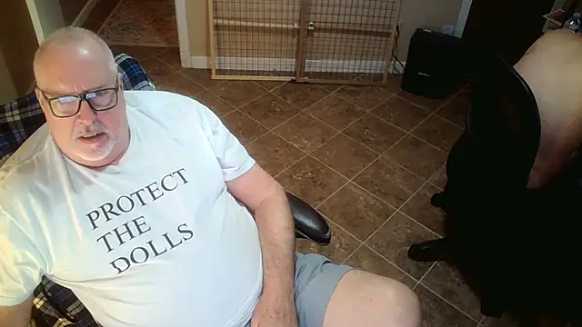 Snapshot of superbearboss chatting on October 12, 3:16 am superbearboss online show from October 12, 3:16 am