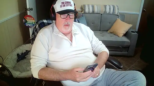 superbearboss online show from March 19, 4:55 pm