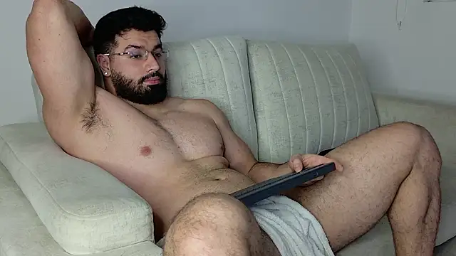 Snapshot of Roman_Lux chatting on February 3, 6:40 am Roman Lux online show from February 3, 6:40 am