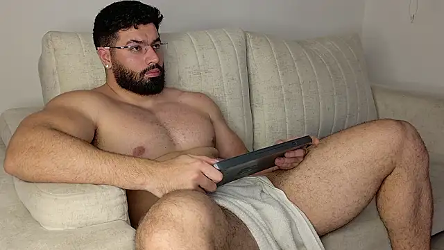 Snapshot of Roman_Lux chatting on February 4, 5:57 am Roman Lux online show from February 4, 5:57 am