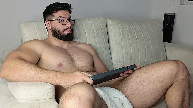 Snapshot of Roman_Lux chatting on February 18, 3:02 am Roman Lux online show from February 18, 3:02 am