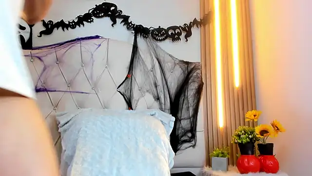 Snapshot of Alexa_Bravva chatting on October 28, 4:27 am Alexa Bravva online show from October 28, 4:27 am