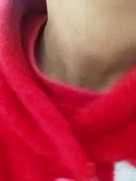 Snapshot of saraaxx1 chatting on November 15, 10:12 am saraaxx1 online show from November 15, 10:12 am