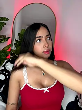 Snapshot of _Emily_Thompson_ chatting on October 27, 10:41 am Emily Thompson online show from October 27, 10:41 am