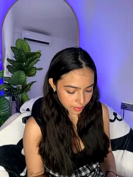  Emily Thompson  online show from October 28, 12:36 am