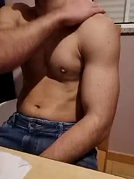 Snapshot of LucianDraven chatting on March 5, 11:49 pm LucianDraven online show from March 5, 11:49 pm