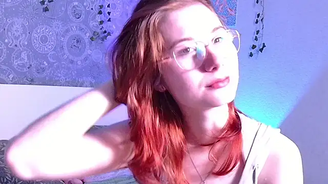 Snapshot of Cute_Cate404 chatting on September 18, 3:19 am Cute Cate404 online show from September 18, 3:19 am