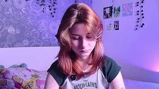 Snapshot of Cute_Cate404 chatting on November 9, 2:54 am Cute Cate404 online show from November 9, 2:54 am