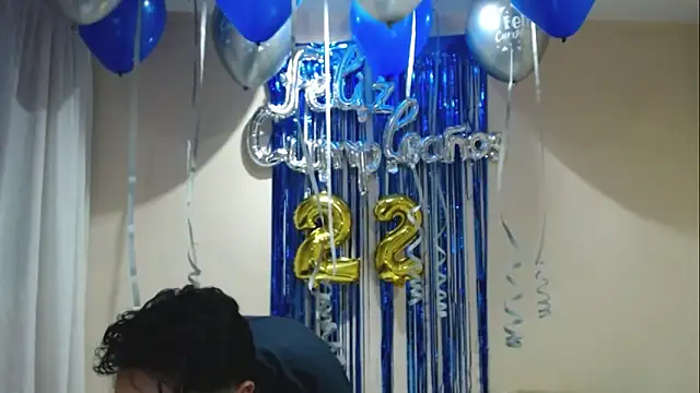 Snapshot of Monkey_uchiha777 chatting on September 12, 1:17 am Monkey uchiha777 online show from September 12, 1:17 am