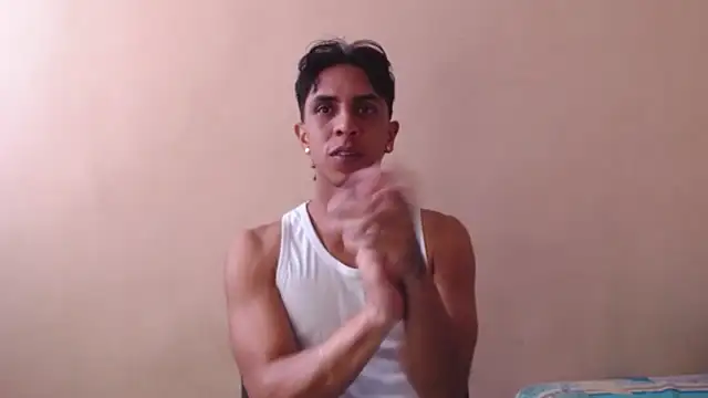 Snapshot of Monkey_uchiha777 chatting on October 7, 5:32 pm Monkey uchiha777 online show from October 7, 5:32 pm