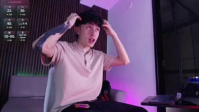 troy rouge online show from November 14, 7:12 pm