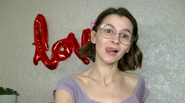 Snapshot of luna_Gharming chatting on March 15, 9:52 am luna Gharming online show from March 15, 9:52 am