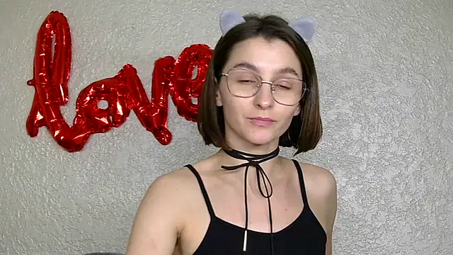 Snapshot of luna_Gharming chatting on March 17, 4:54 pm luna Gharming online show from March 17, 4:54 pm