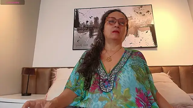 AlessandraLeroy online show from April 15, 12:45 pm