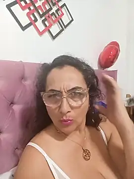 AlessandraLeroy online show from April 18, 2:26 am