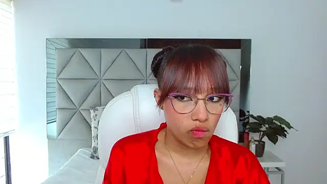 Snapshot of sharon_rosse__ chatting on March 8, 3:24 pm sharon rosse online show from March 8, 3:24 pm
