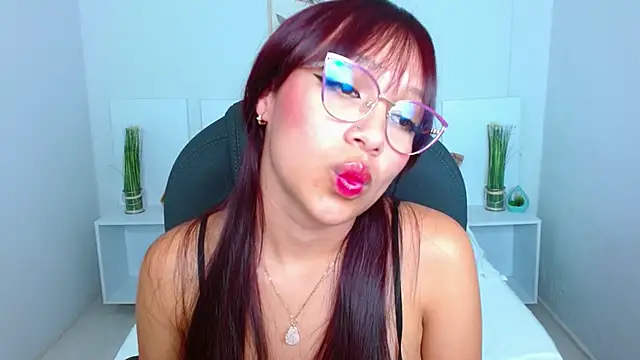 Snapshot of sharon_rosse__ chatting on March 18, 3:31 pm sharon rosse online show from March 18, 3:31 pm