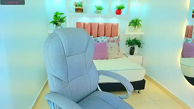 Snapshot of sharon_rosse__ chatting on November 18, 11:58 am sharon rosse online show from November 18, 11:58 am