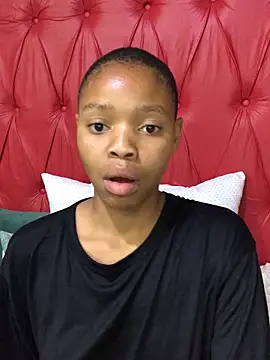 BondiBitch online show from October 3, 8:28 pm