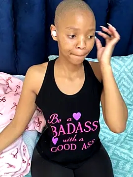 Snapshot of BondiBitch chatting on November 8, 1:44 pm BondiBitch online show from November 8, 1:44 pm