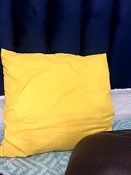 Snapshot of BondiBitch chatting on November 9, 10:13 am BondiBitch online show from November 9, 10:13 am