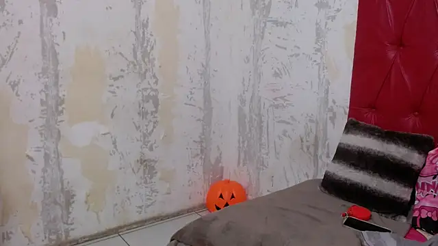 Snapshot of BondiBitch chatting on December 3, 8:40 pm BondiBitch online show from December 3, 8:40 pm