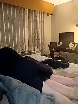 Snapshot of KITTYBOOBOOFUXX chatting on November 24, 4:01 am KITTYBOOBOOFUXX online show from November 24, 4:01 am