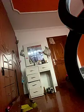 Luna-nevada online show from January 8, 1:24 pm