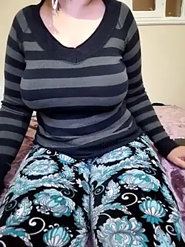 Snapshot of queen_belisima1 chatting on February 27, 10:21 pm queen belisima1 online show from February 27, 10:21 pm