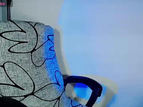 Hannah Kiim online show from September 17, 5:03 pm