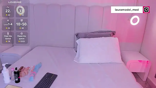 Snapshot of riri_candy chatting on November 3, 3:52 am riri candy online show from November 3, 3:52 am