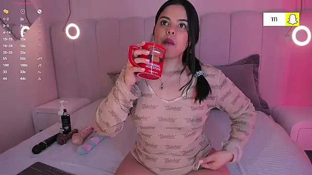 Snapshot of riri_candy chatting on November 27, 3:41 am riri candy online show from November 27, 3:41 am