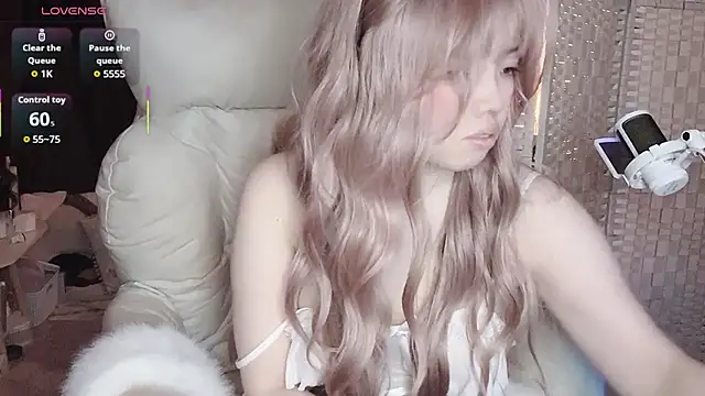 Snapshot of Cocobee chatting on November 26, 5:03 pm Cocobee online show from November 26, 5:03 pm