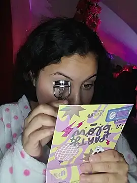 esmeralda jadees online show from March 22, 1:00 am