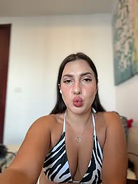 Snapshot of AleksandraRich chatting on December 23, 1:14 am AleksandraRich online show from December 23, 1:14 am