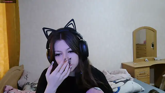 Snapshot of RendyDow chatting on November 4, 8:13 am RendyDow online show from November 4, 8:13 am