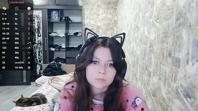 Snapshot of RendyDow chatting on December 1, 9:03 am RendyDow online show from December 1, 9:03 am