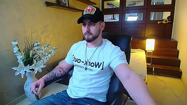 Snapshot of MatiasDean chatting on March 14, 8:42 am MatiasDean online show from March 14, 8:42 am