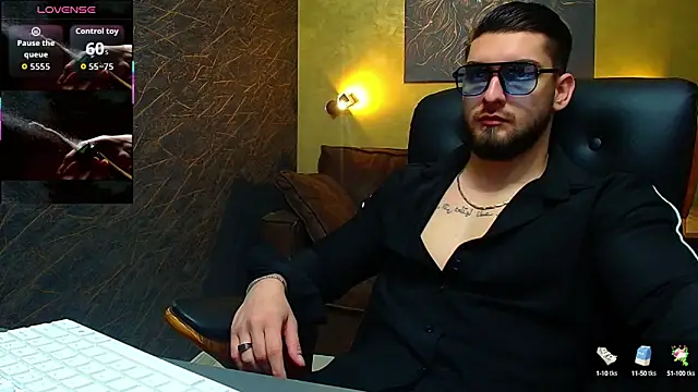 Snapshot of MatiasDean chatting on September 19, 4:47 am MatiasDean online show from September 19, 4:47 am