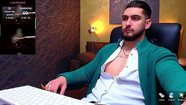 Snapshot of MatiasDean chatting on October 1, 4:40 am MatiasDean online show from October 1, 4:40 am