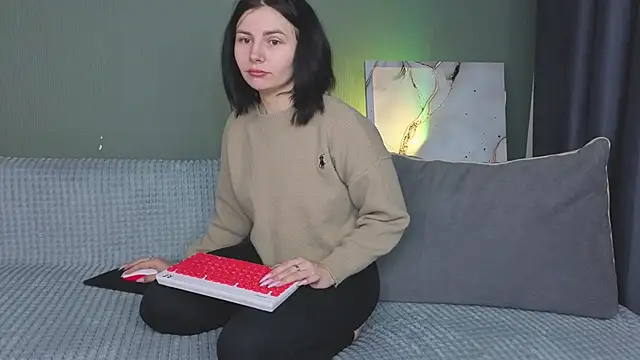 Charlotte Woods online show from September 22, 4:14 am