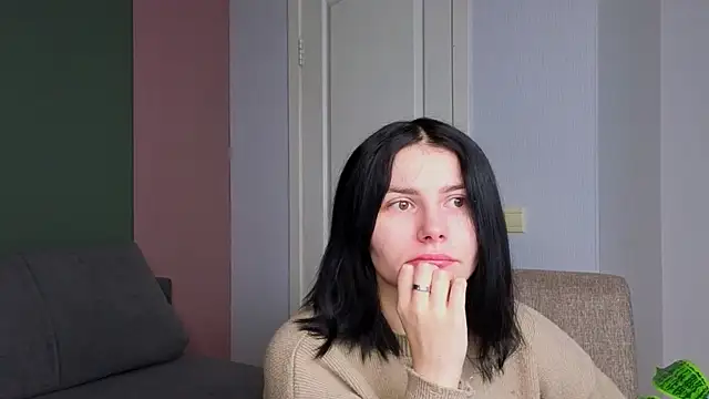 Charlotte Woods online show from November 14, 4:22 am