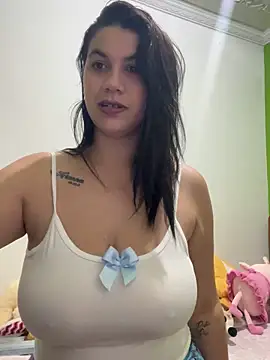 Snapshot of roldanmary chatting on October 23, 3:17 am roldanmary online show from October 23, 3:17 am