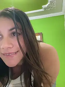 Snapshot of roldanmary chatting on November 6, 7:59 pm roldanmary online show from November 6, 7:59 pm