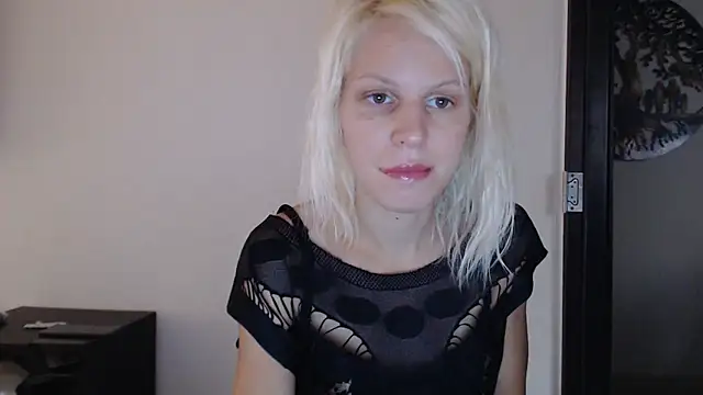 ElssaRush online show from October 6, 1:41 pm