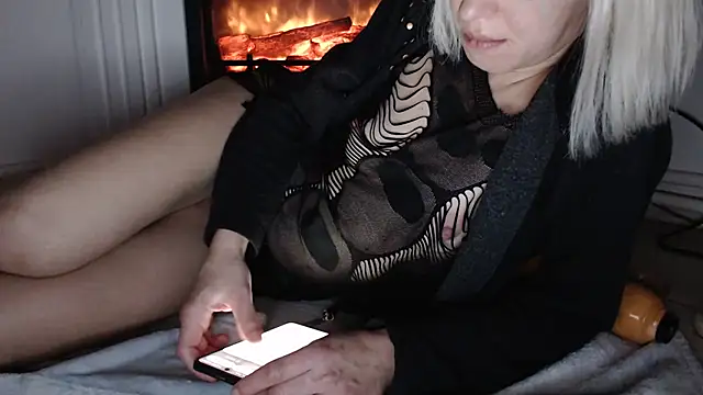 ElssaRush online show from November 6, 11:15 pm