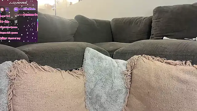 Snapshot of krystenxox chatting on October 17, 11:13 am krystenxox online show from October 17, 11:13 am